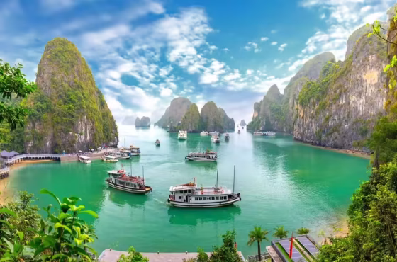 10 Days Dubai & Vietnam Combo Tour